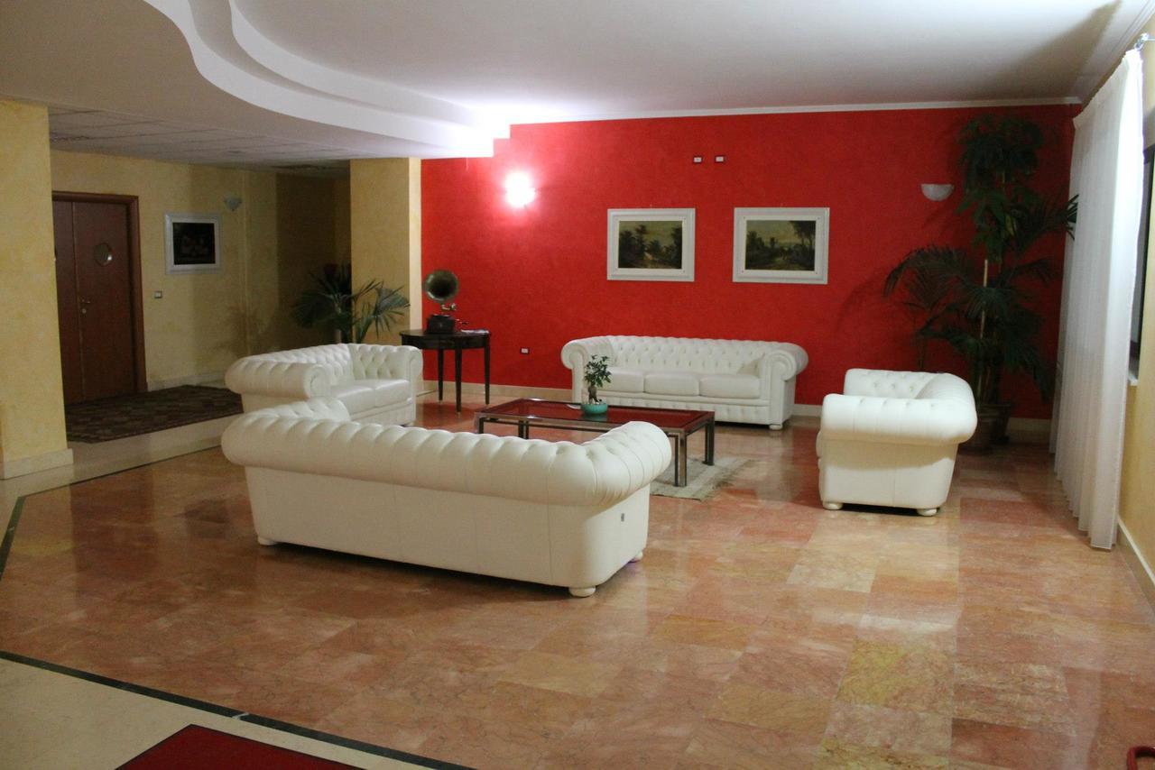 Hotel Agri Resort Agorà Castelluccio dei Sauri Extérieur photo