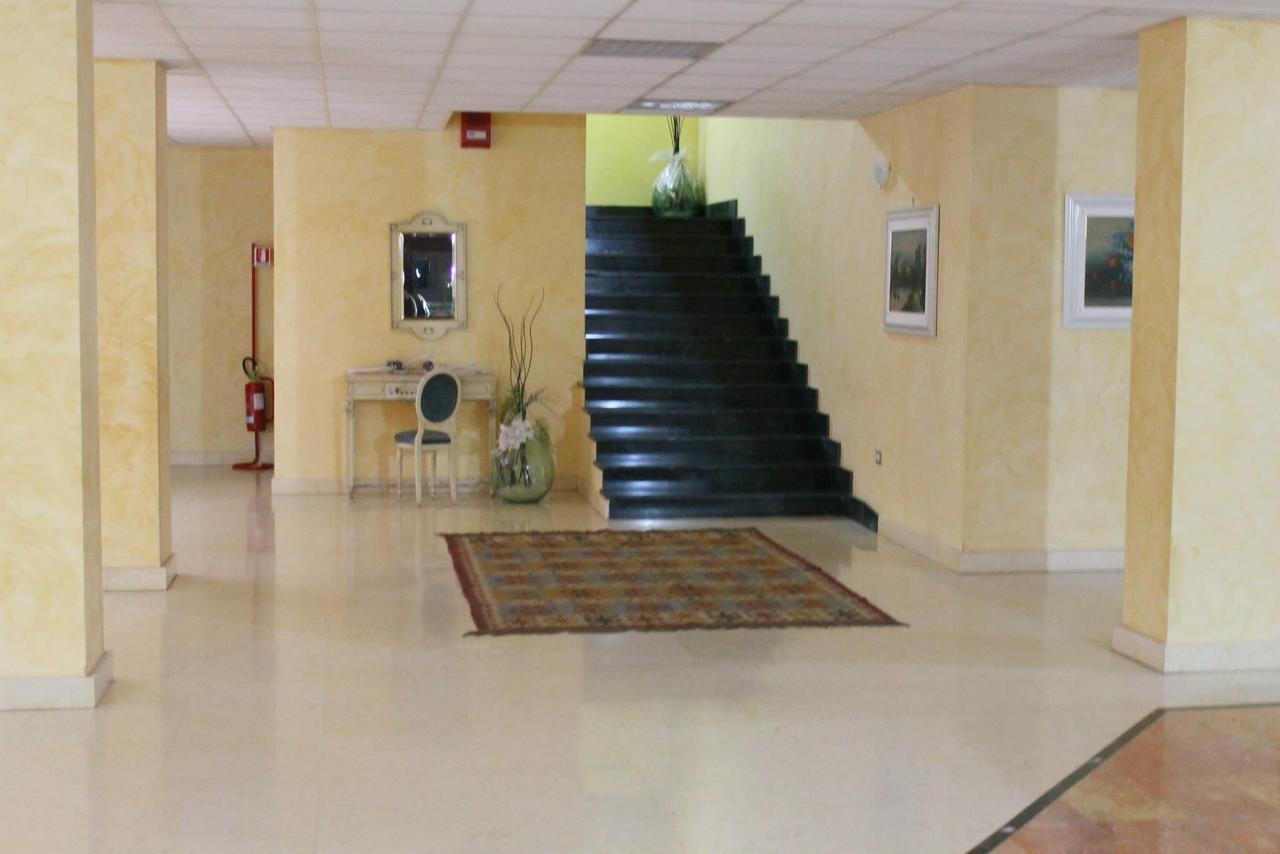 Hotel Agri Resort Agorà Castelluccio dei Sauri Extérieur photo
