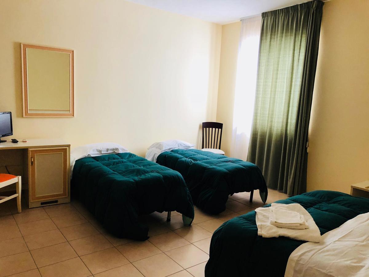 Hotel Agri Resort Agorà Castelluccio dei Sauri Extérieur photo