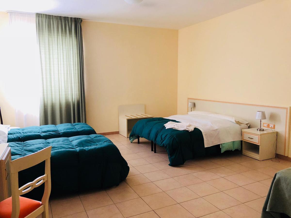 Hotel Agri Resort Agorà Castelluccio dei Sauri Extérieur photo